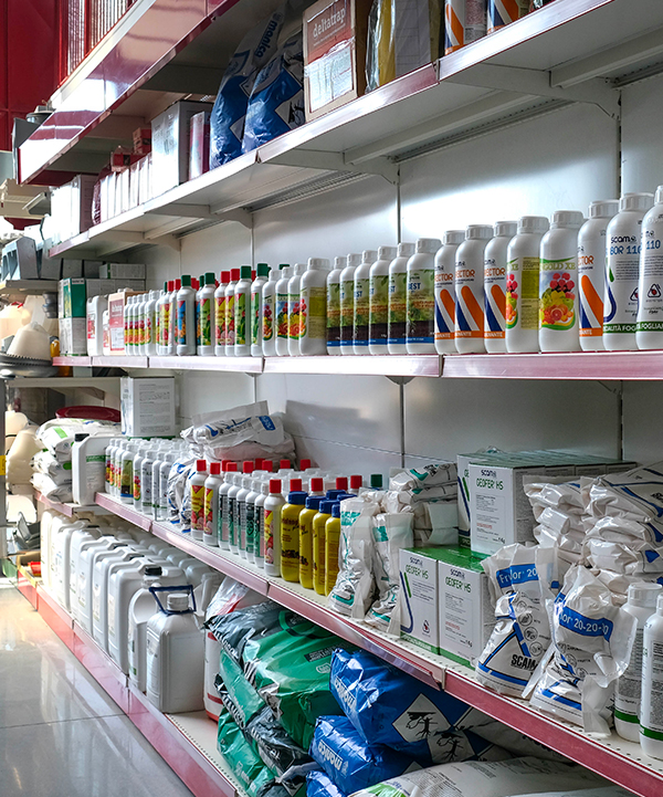 Biofarm Toriello: Agrofarmaci, Mangimi, Concimi, Attrezzature agricole